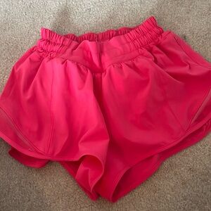 Lululemon low rise 2.5 hotty hots